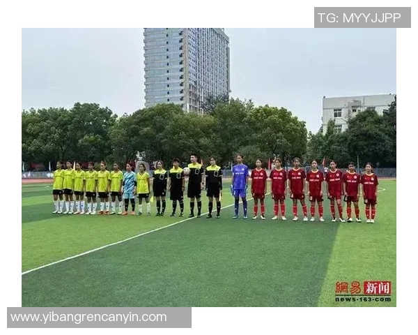 《追逐梦想的绿茵场,足球少年在星期天扬帆起航的热血岁月》 《追逐梦想的绿茵场,足球少年在星期天扬帆起航的热血岁月》