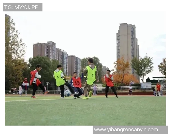 小球迷勇敢提问足球巨星现场互动点燃绿茵梦想