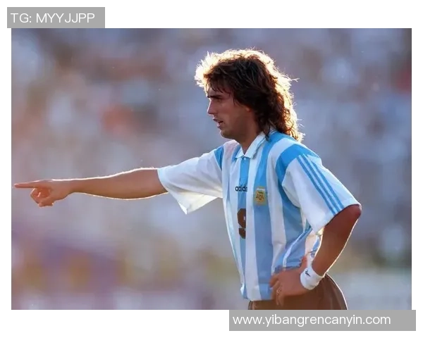 足球巨星大雕传奇诞生揭秘：从草根到巅峰的奋斗与荣耀